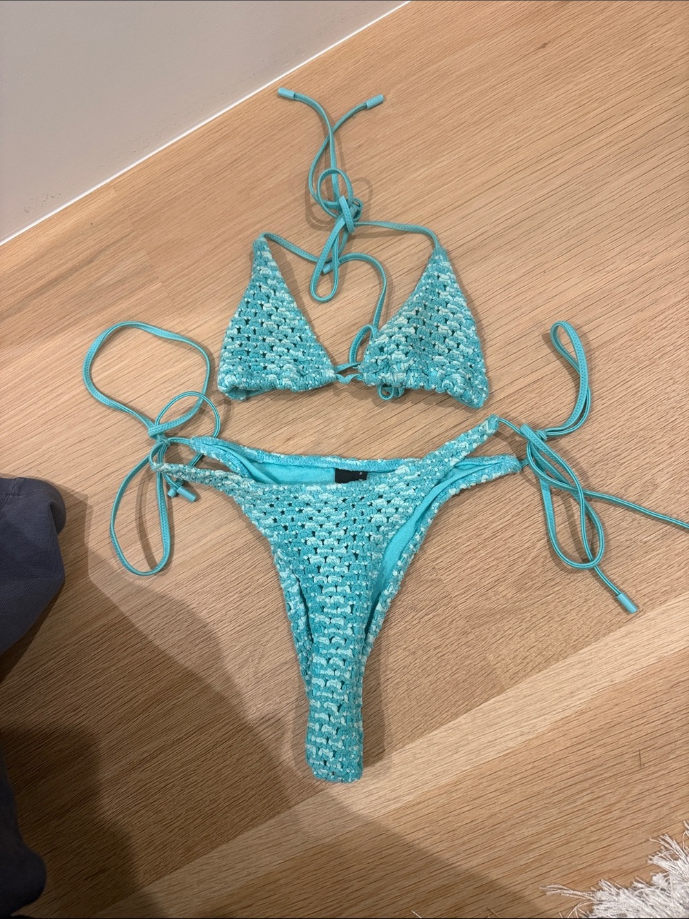 triangle Turquoise Crochet vinca style